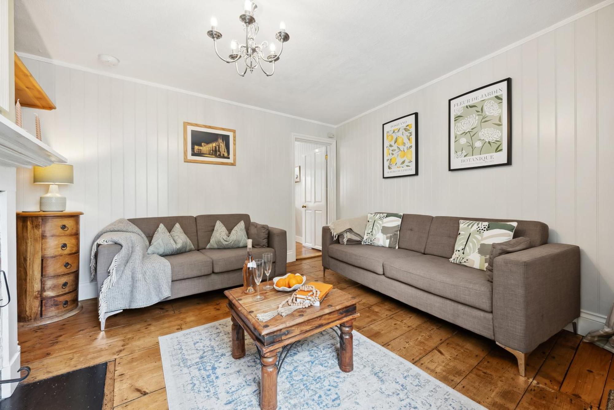 2 Bedrooms Stunning Westgate Cottage Retreat, Central Winchester, Free On-Street Parking Permit, With Garden Close To Cathedral - Sleeps 6, Pets Are Welcome, Summer Special Offer! - By Blue Puffin Stays Exterior foto