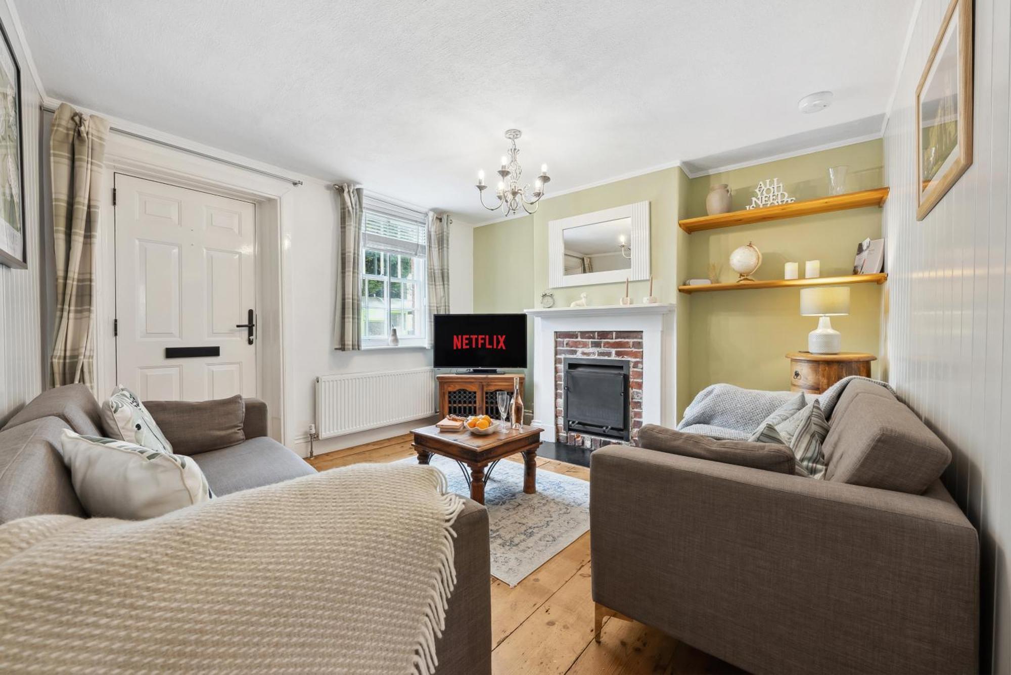 2 Bedrooms Stunning Westgate Cottage Retreat, Central Winchester, Free On-Street Parking Permit, With Garden Close To Cathedral - Sleeps 6, Pets Are Welcome, Summer Special Offer! - By Blue Puffin Stays Exterior foto